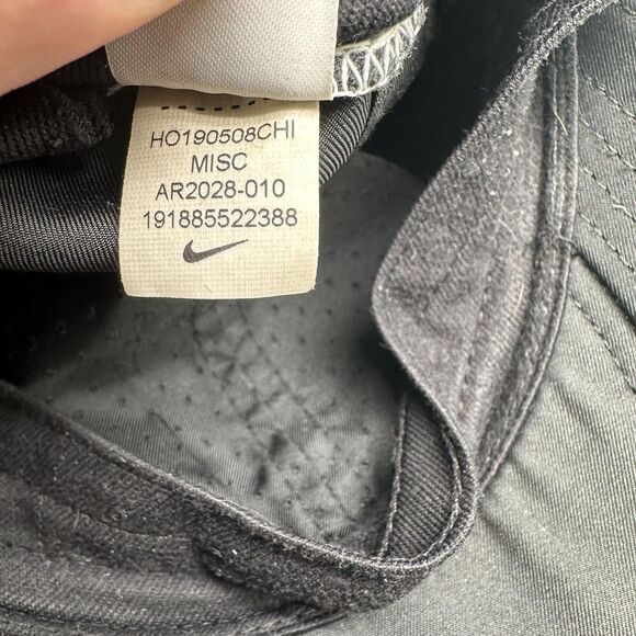 Nike Hat Cap Strap Back Black Dri-Fit Featherlight Running Women Athletic Sports - Picture 9 of 9